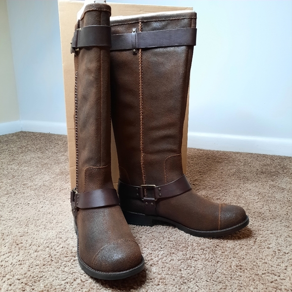 UGG Dree boots - New In Box - Picture 2 of 11